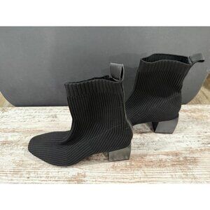 Dolce Vita Black Ribbed Knit Block Heel Ankle Boots For Women - Size 7